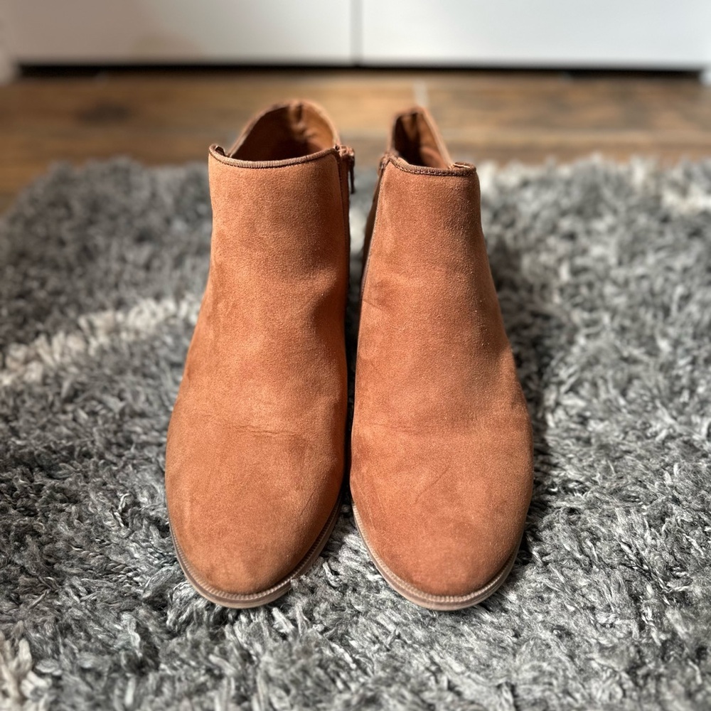 Amazon Essentials, Size 13, Brown faux suede, 
Pre-owned/gently worn